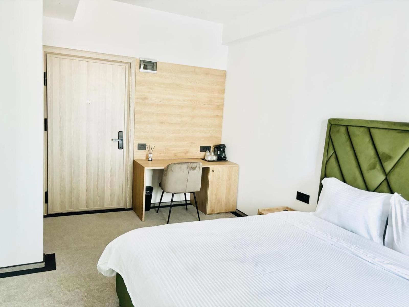 Cm111Apparthotel Бухарест Экстерьер фото