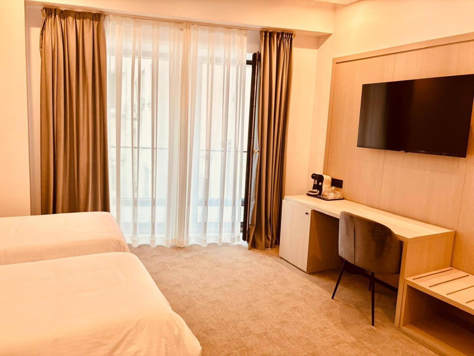Cm111Apparthotel Бухарест Экстерьер фото