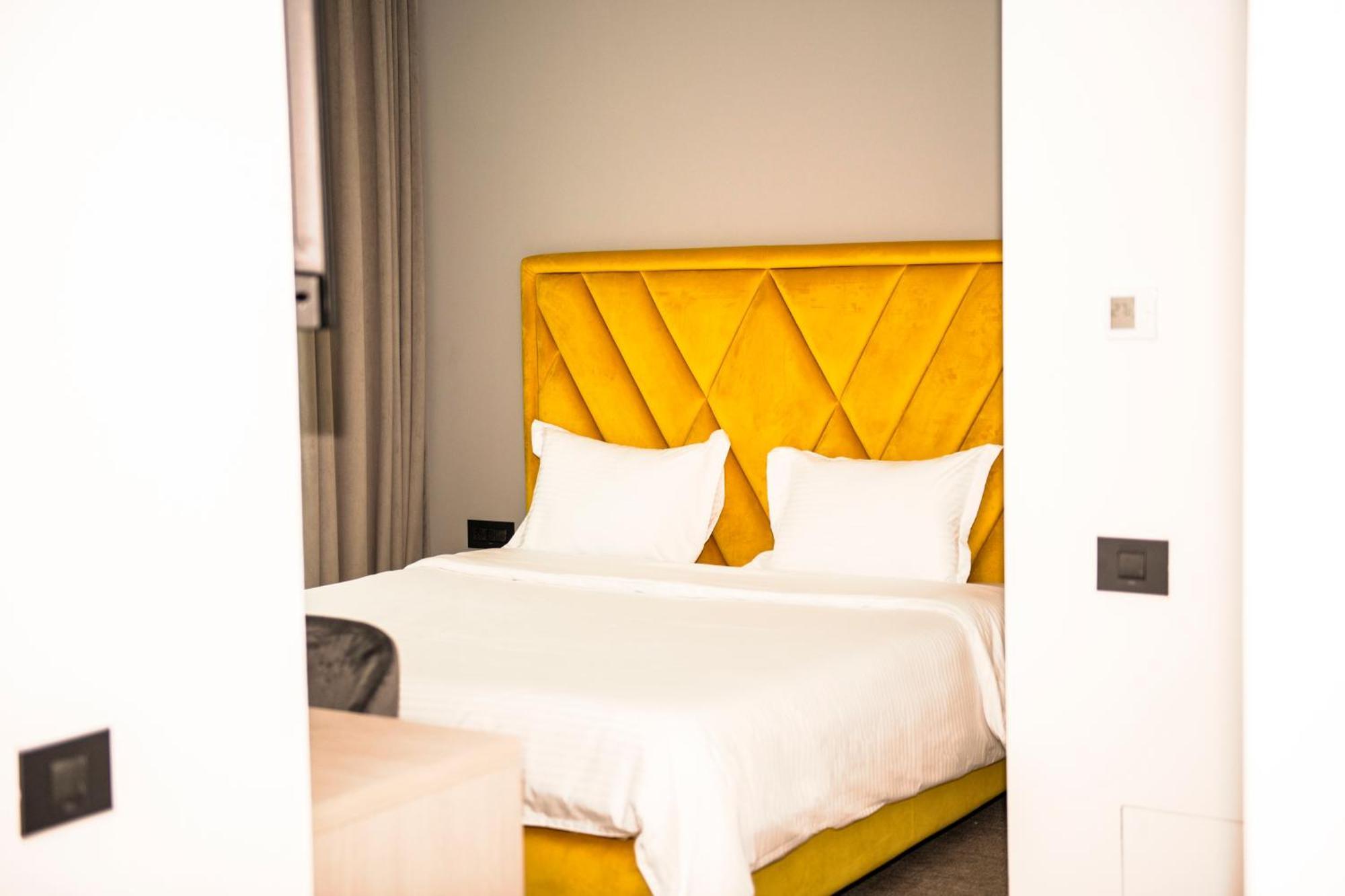 Cm111Apparthotel Бухарест Экстерьер фото