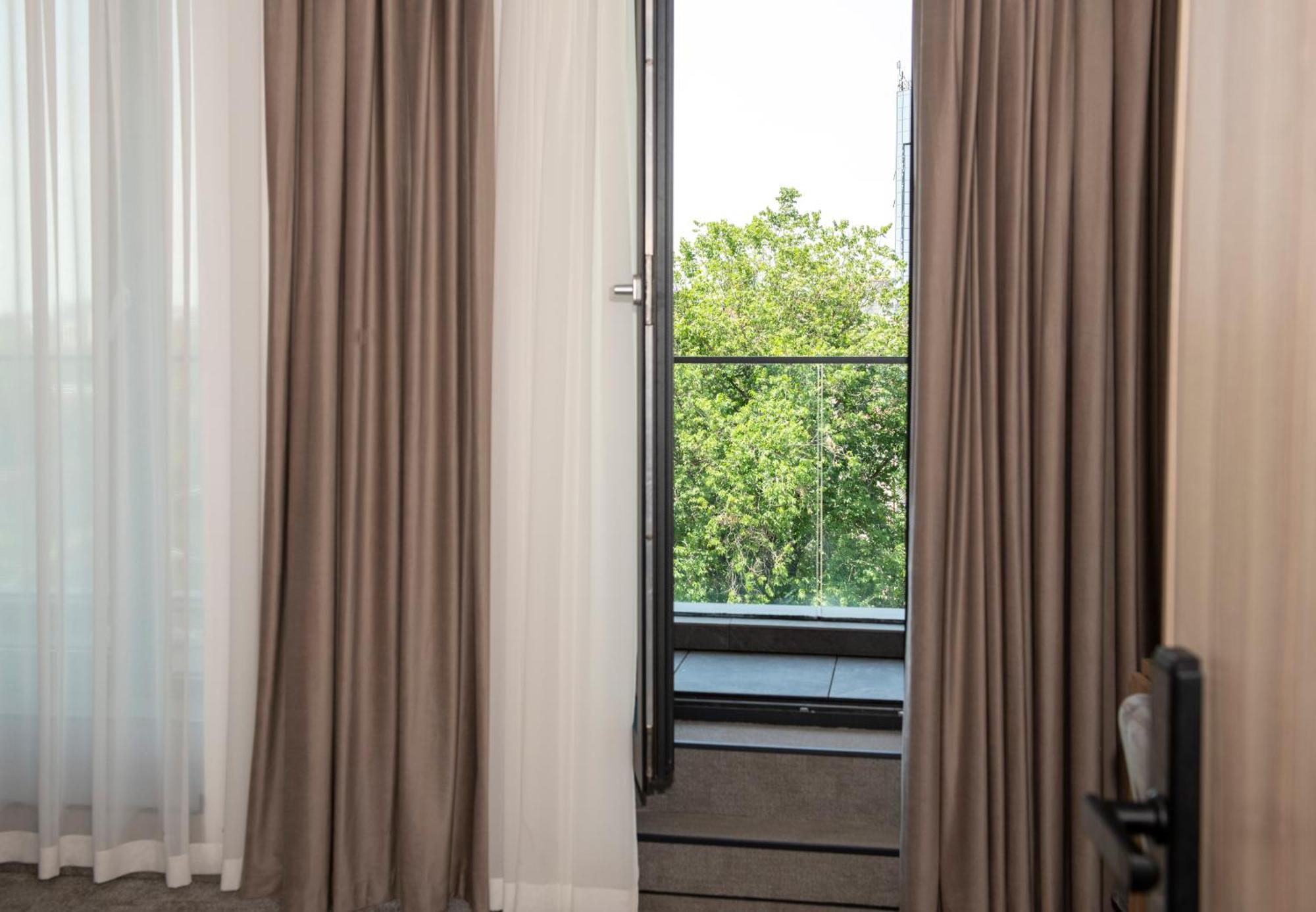 Cm111Apparthotel Бухарест Экстерьер фото